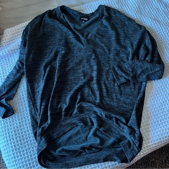 ARITZIA Wilfred Free Devinette‎ V-Neck Pullover - Heather Gray SIZE MEDIUM - Picture 3 of 4
